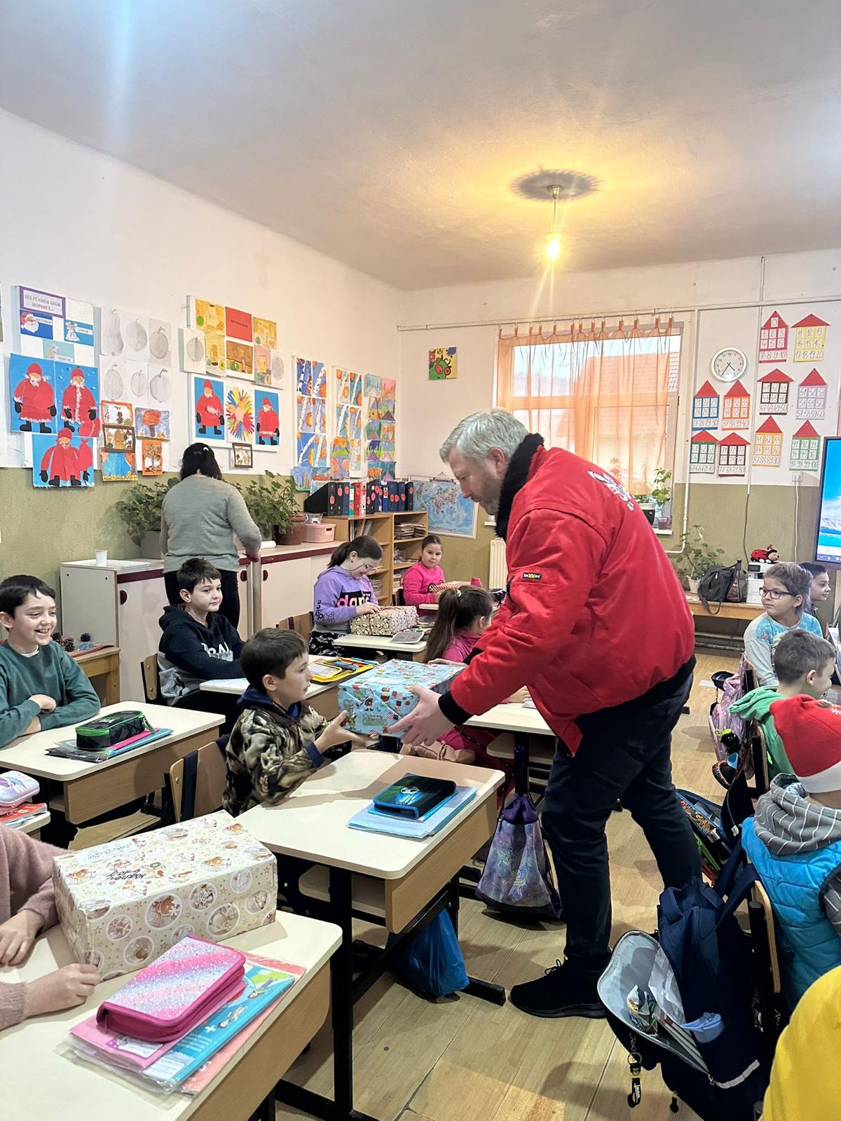 Übergabe in der Schule
